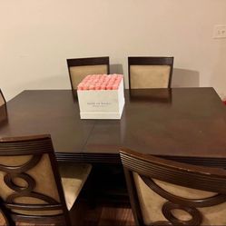 8 Piece Dinning Room Set