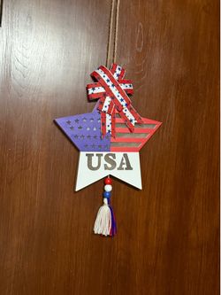 Patriotic USA Star shape Wall Hanging - integrated LED lights