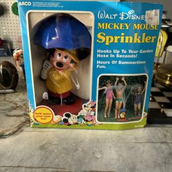 Vintage Walt Disney Productions Mickey Mouse Sprinkler NOS umbrella hose play