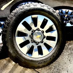 New 2026 20” Chevy Silverado 2500 HD OEM Wheels and 275/65r20 Goodyear Trailrunner AT 95% Tread