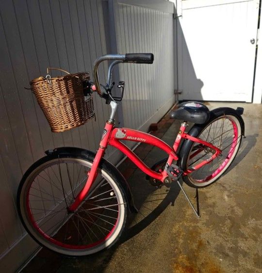 Hello Kitty 26" Beach Cruiser- LIMITED EDITION 
