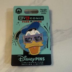 Disney Eyeconic Park Views Donald Duck Magic Key Holder Pin