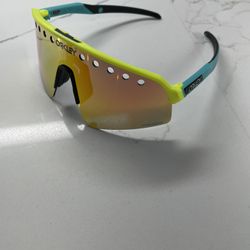 New Oakley Sutro Lite Sweep Sunglasses