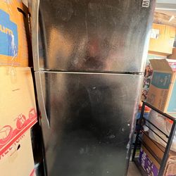 Refrigerator Kenmore $225