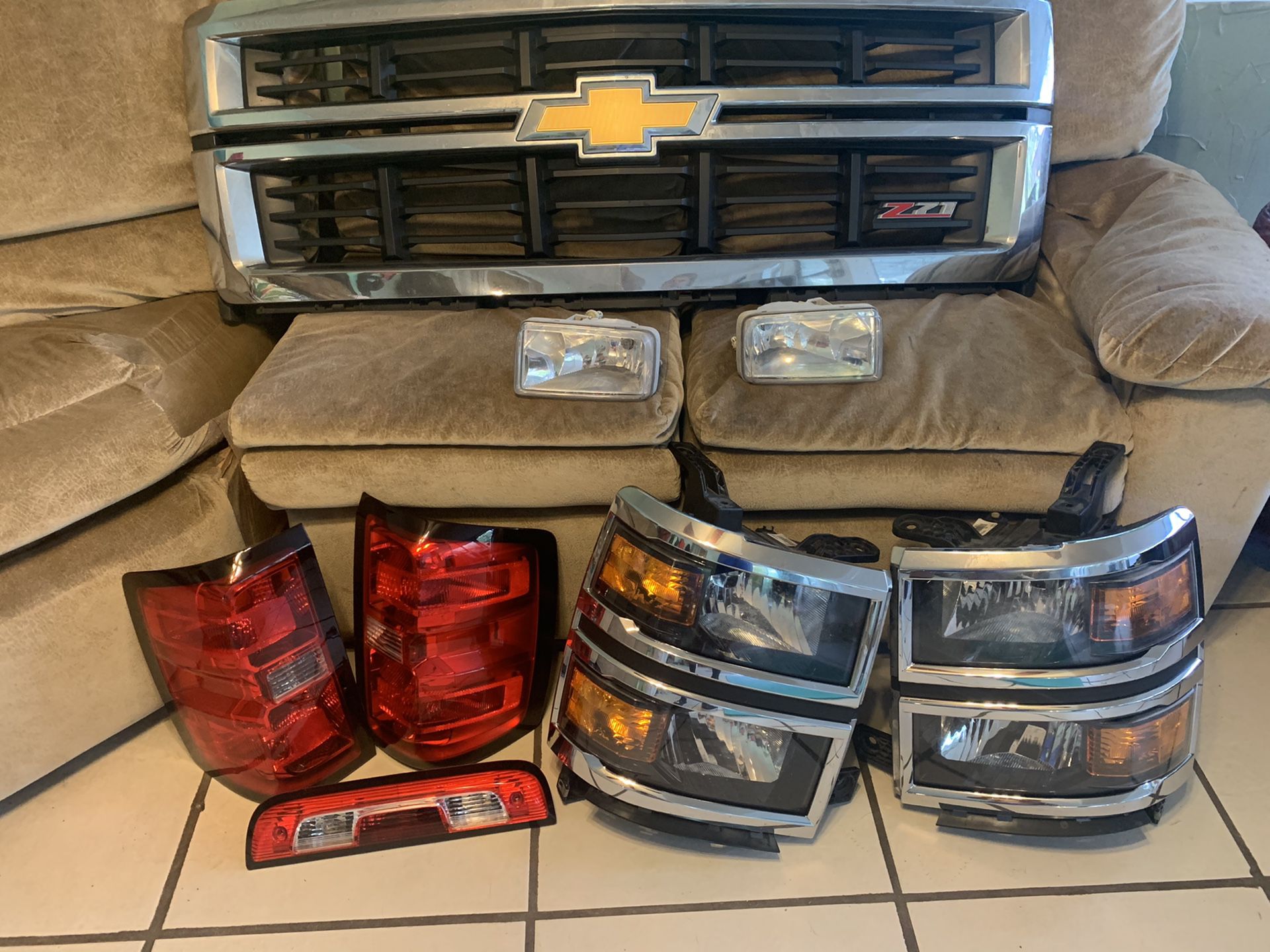 2014 Chevy Silverado grille and lights