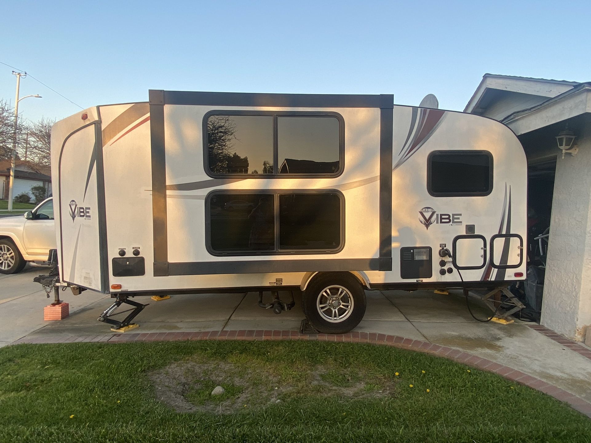 Vibe Trailer/camper To Fit In Your Driveway
