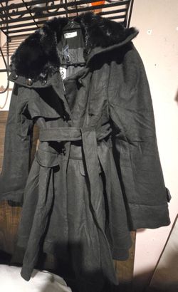 NWT Zeagoo Black Faux Fur Collar Trench Coat / Pea Coat - Size Medium