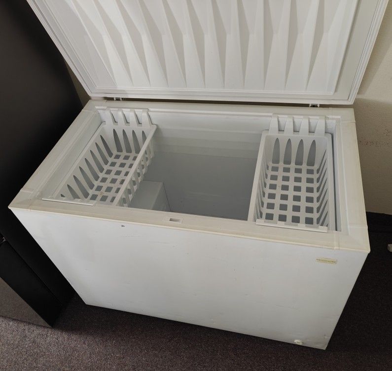 Frigidaire 14.8 CU/FT Chest Freezer