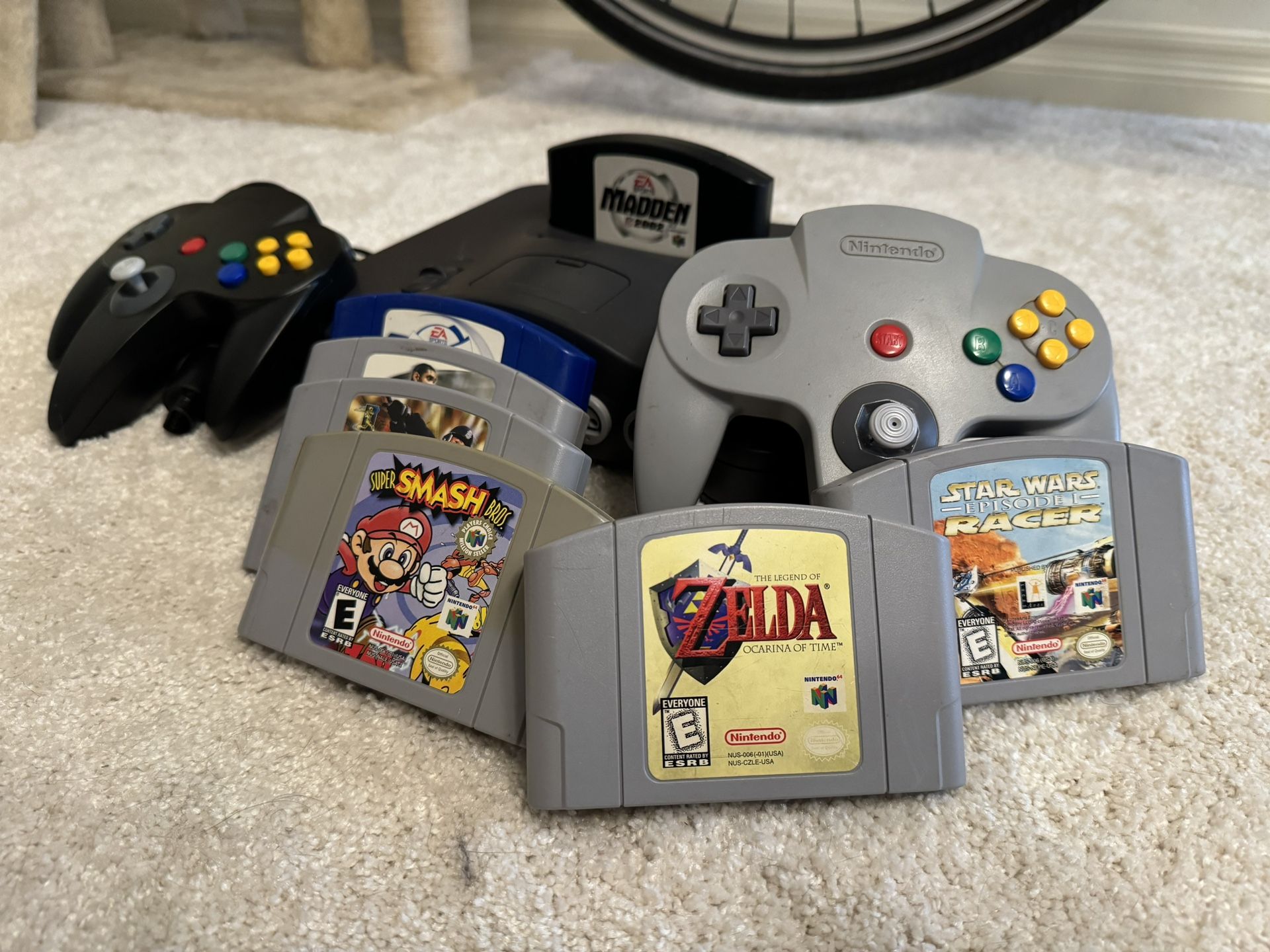 Nintendo 64 bundle Zelda, Super Smash Bros, Star Wars pod racer, controllers