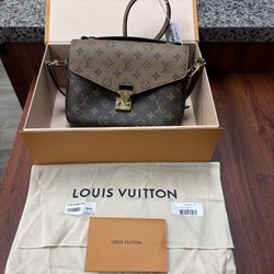Louis Vuitton Pochette Metis W/paperwork