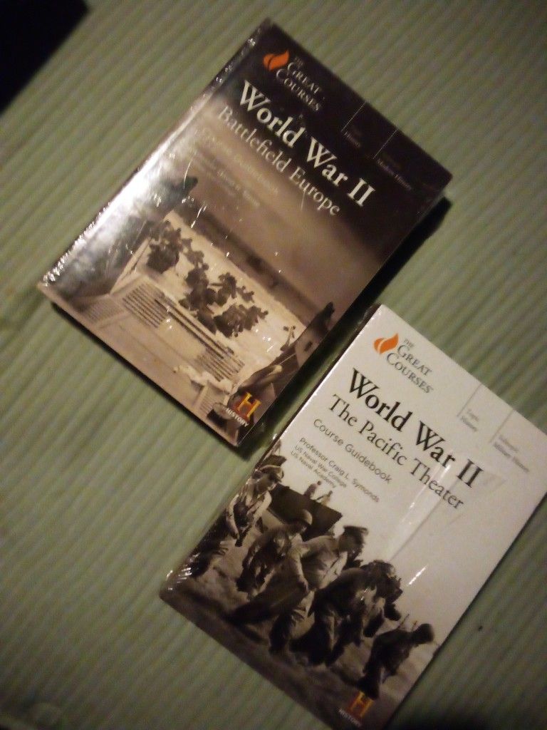 (2) School Lectures World war II Course Guidebook/DvD