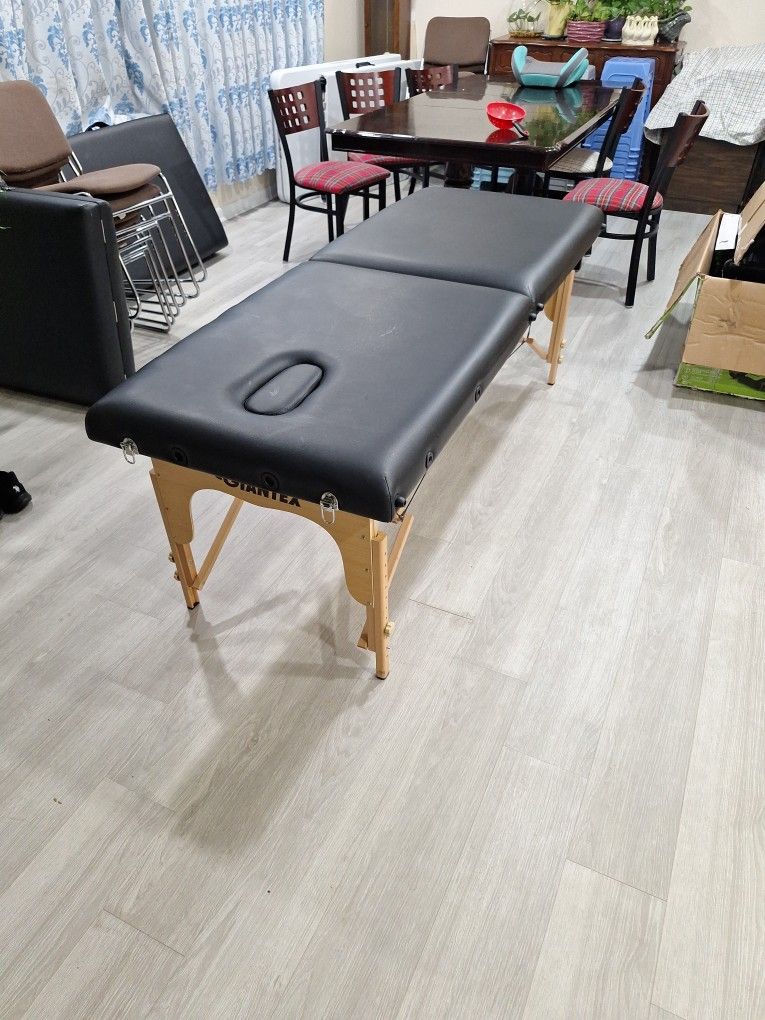 Massage table like New 