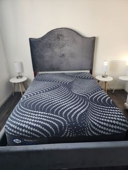 FULL SIZE MATTRESS AND FRAME