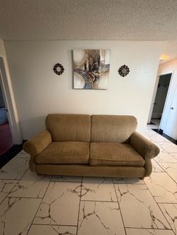 Comfortable Beige 3-Seat Couch