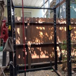 SQUAT CAGE