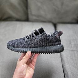 Yeezy Boost 350 Pirate Black (2023)