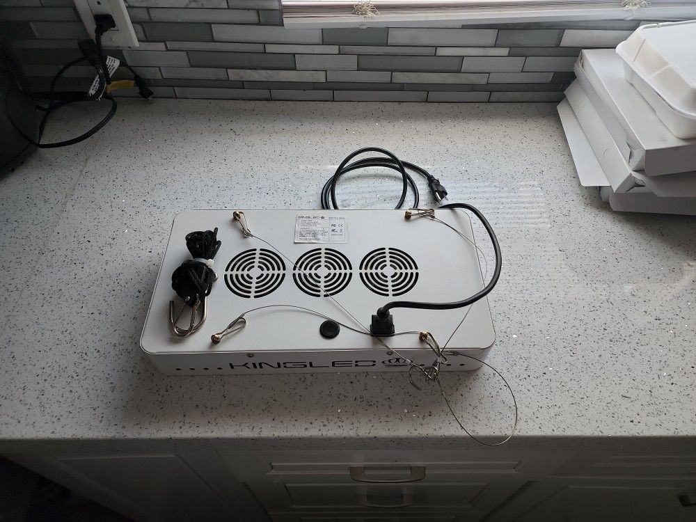 LED Grow Light. Perfect Little Grow Light.$50 Takes It. Or OBO