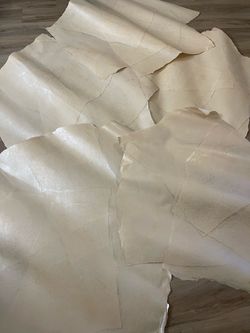 Wall paper panels 3’x3’ ( ceiling or accent wall)