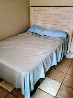 Full size bed