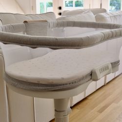 HALO BassiNest Luxe Swivel Sleeper Bassinet – Excellent Condition
