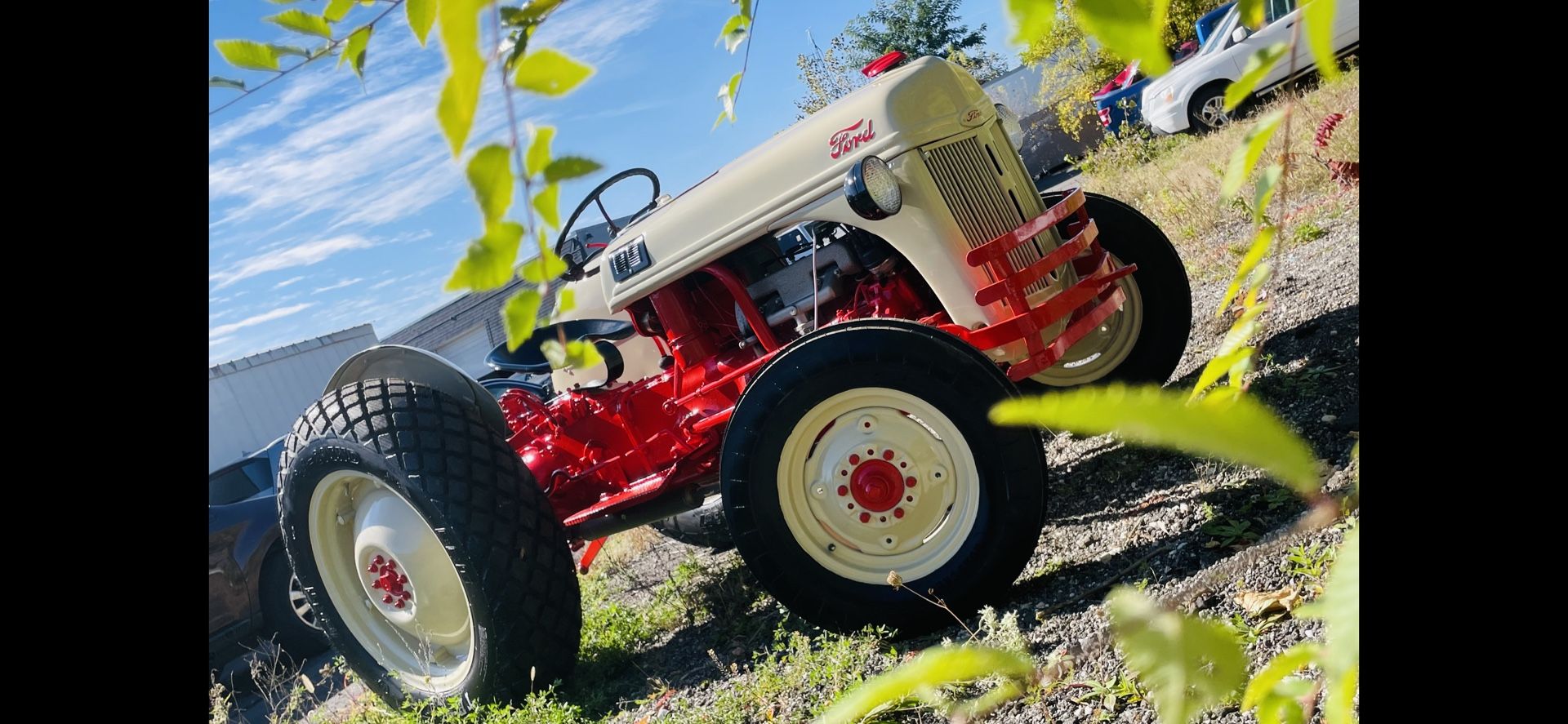 FORD 8N TRACTOR