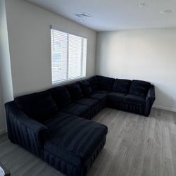 Ashley Sectional Couch-FREE DELIVERY 