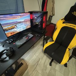 Gaming Computer Set up with Razer enki pro Koenigsegg edition