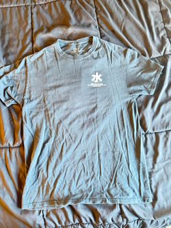 Graphic Tee Medium Barely Worn