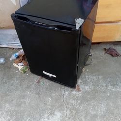 Mini Fridge 