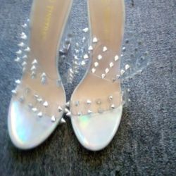 Stylish Heels With Spikes 