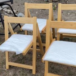 4 Chairs 50$