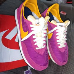 Nike Waffle Fire berry Shoes