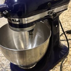 Kitchen Aid Artisan mixer 