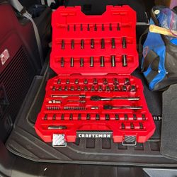 Craftsman 81 Pc New  Tool Socket Set ( New ) $200