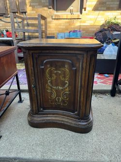 Drexel Heritage Grand Tour Collection Nightstand