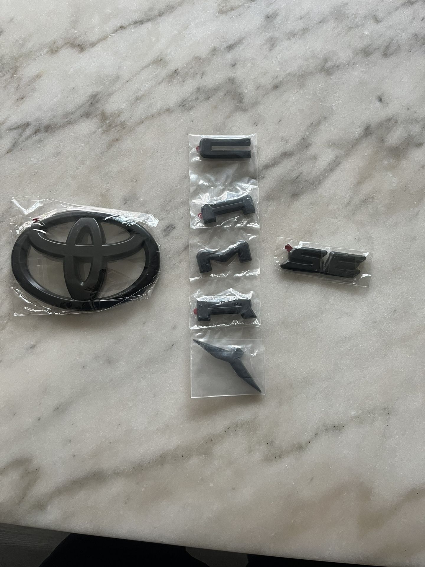 Toyota Camary Emblems