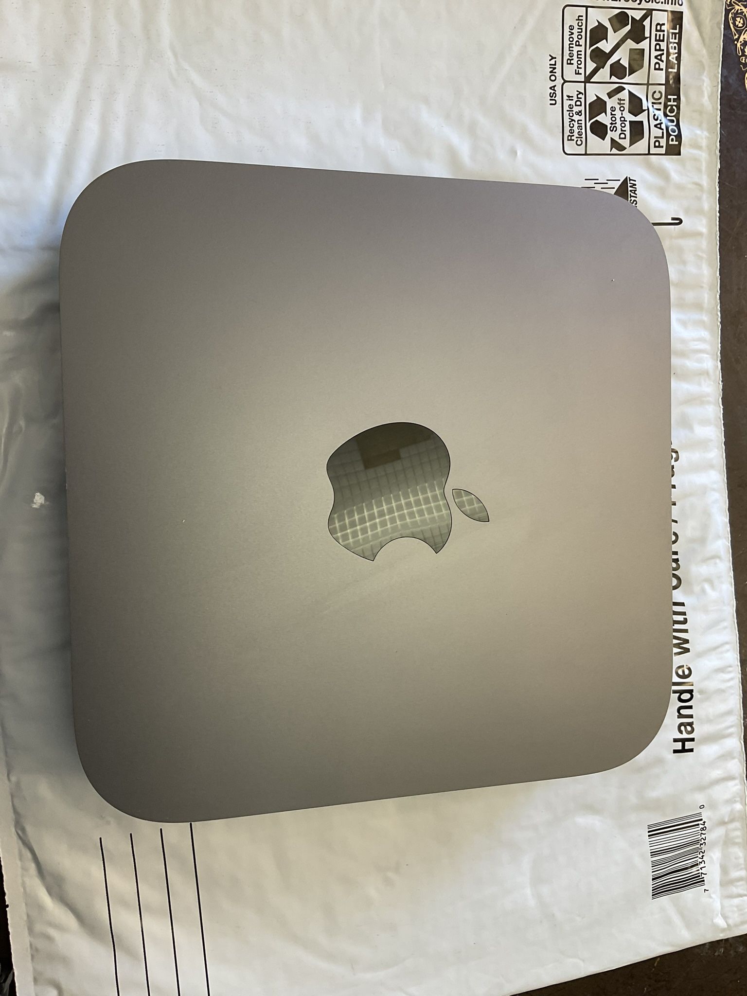 Mac Mini - Intel core i3- MacOS Sequoia