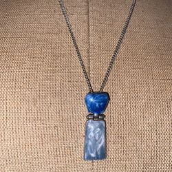 Vintage 24” silvertone metal chain hanging slide pendant blue gray enamel
