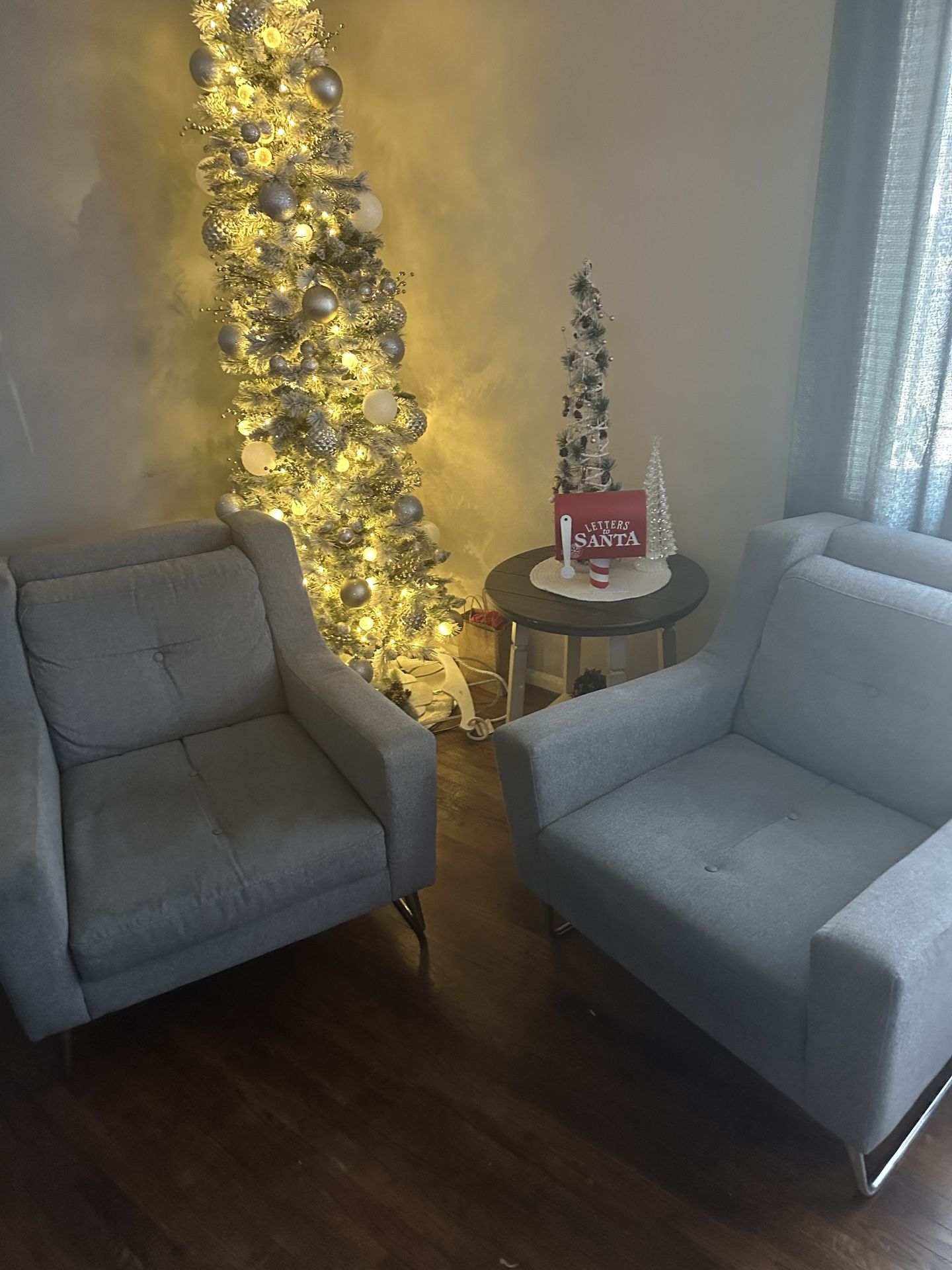 2 Accent Chairs/light Gray 