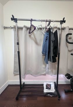 Rolling Garment Rack with Bottom Shelf. Ropero collator de ropa.
