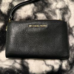 mk wristlet