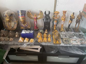 Egyptian /pharaoh Statues /collectible / Decorations /candle Holder/pyramids 