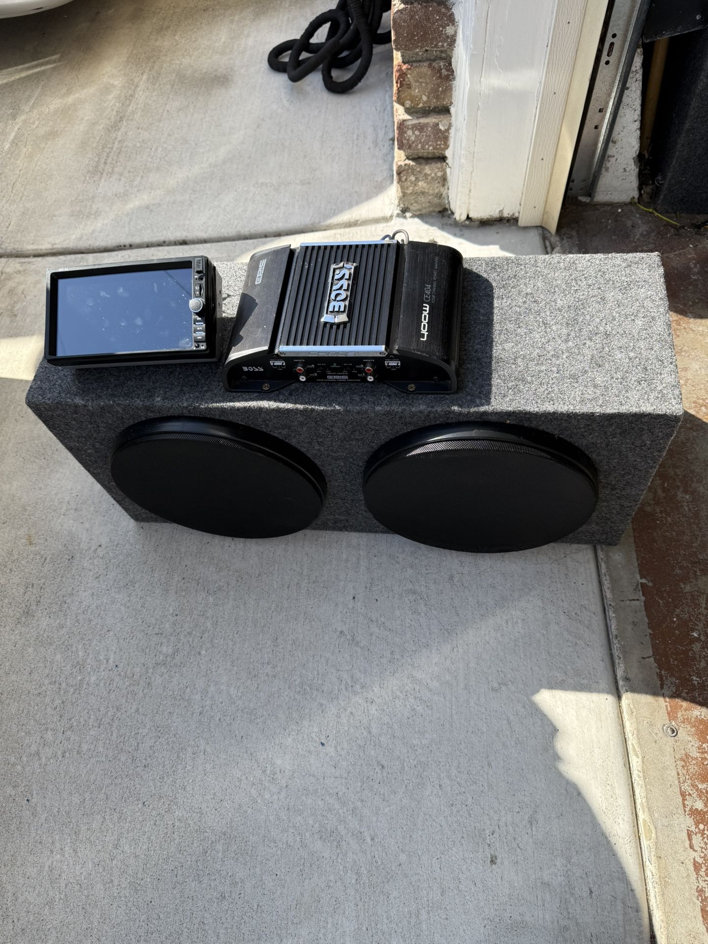 JL W3-D4 Old School Recently Both Speakers Refoam Dual Voice Coil In Excellent condition Comes In A Seal Ported Box 400 Watts Bose Amp