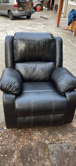 Decline lazy boy chair p/u Bellevue 98008 FREE