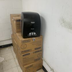 Kimberly Clark Roll Towel Dispenser 