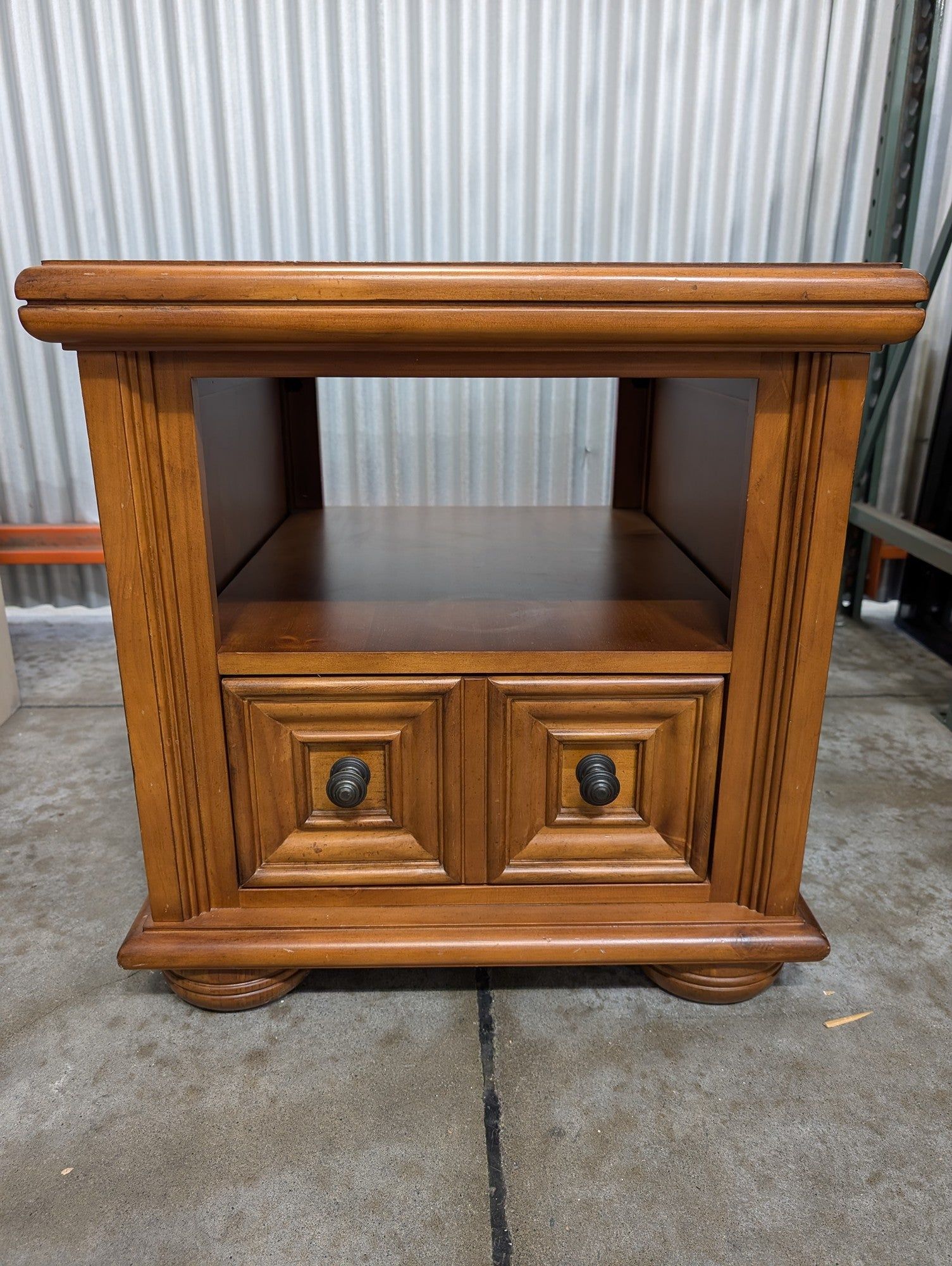 Broyhill Traditional Wood Nightstand with Storage Drawers