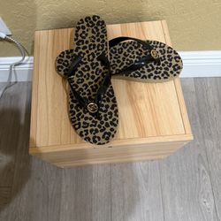 MK Flip Flop Size 11