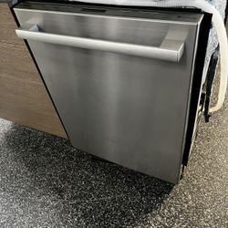Bosch 24” Benchmark Series Built In Dishwasher 