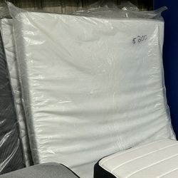 Brand New Simmons Brand King Gel Memory Foam Mattress