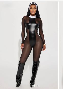 Super sexy nun  costume and accessories